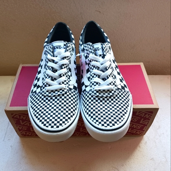 Vans - Picture 2 of 4